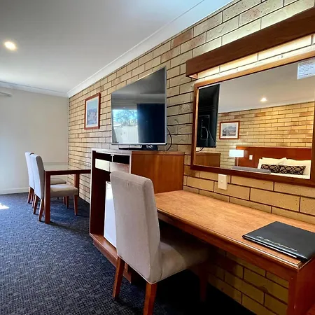 Western Heritage Motor Inn Moranbah Exterior photo